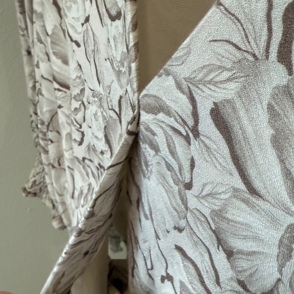 Amanda Uprichard Tan / Beige Floral Long-Sleeved Coquette Top (Size L) - Picture 8 of 10